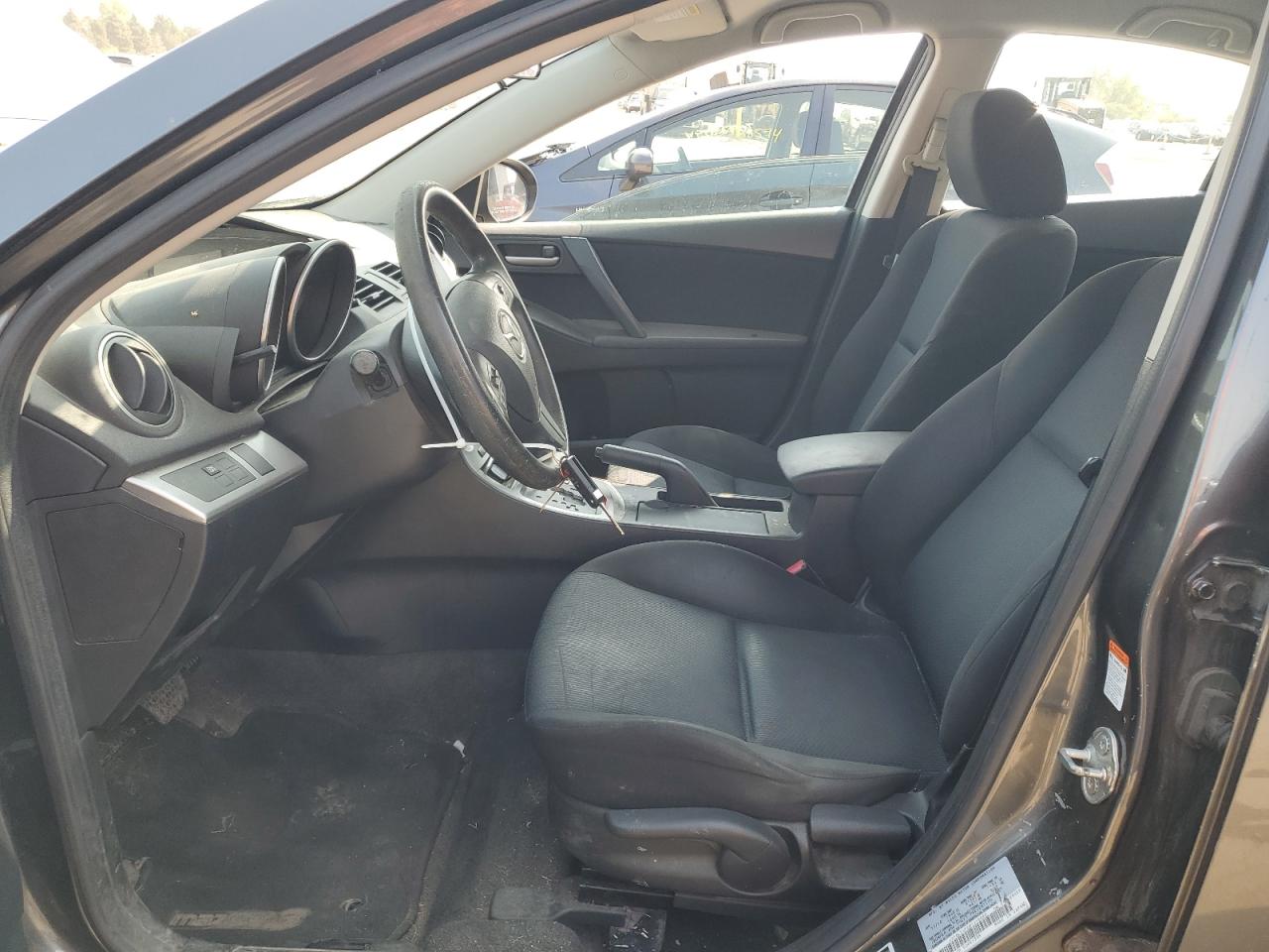 2011 Mazda 3 - Image 7