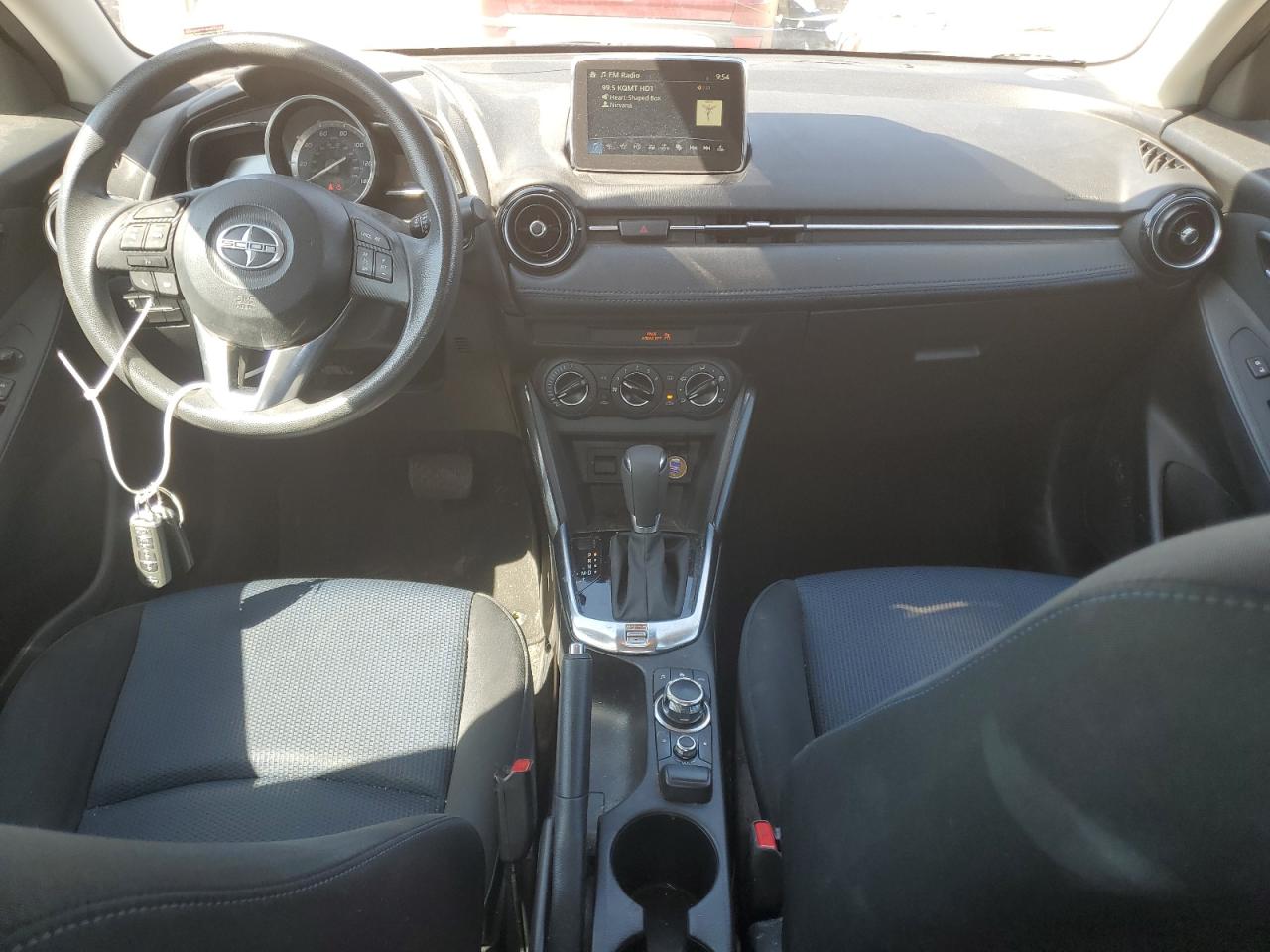 3MYDLBZV2GY130284 2016 Toyota Scion Ia