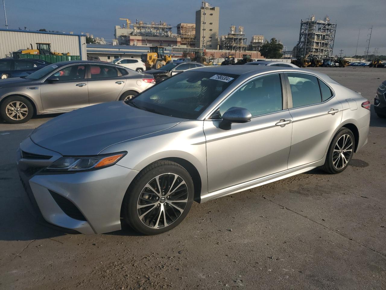 4T1B11HK1JU068296 2018 TOYOTA CAMRY - Image 1