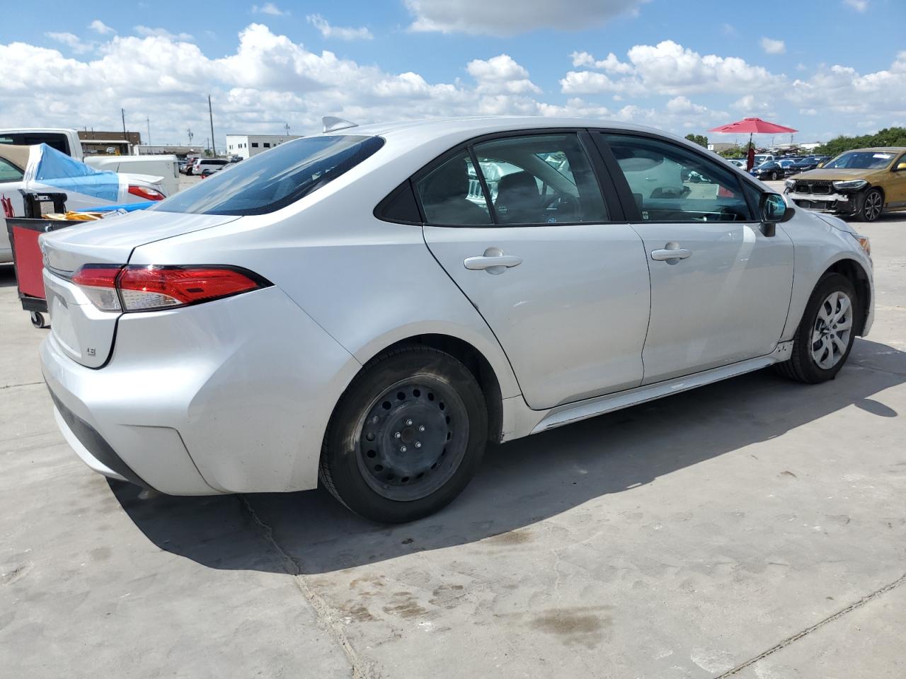 5YFEPMAE9NP370735 2022 Toyota Corolla Le