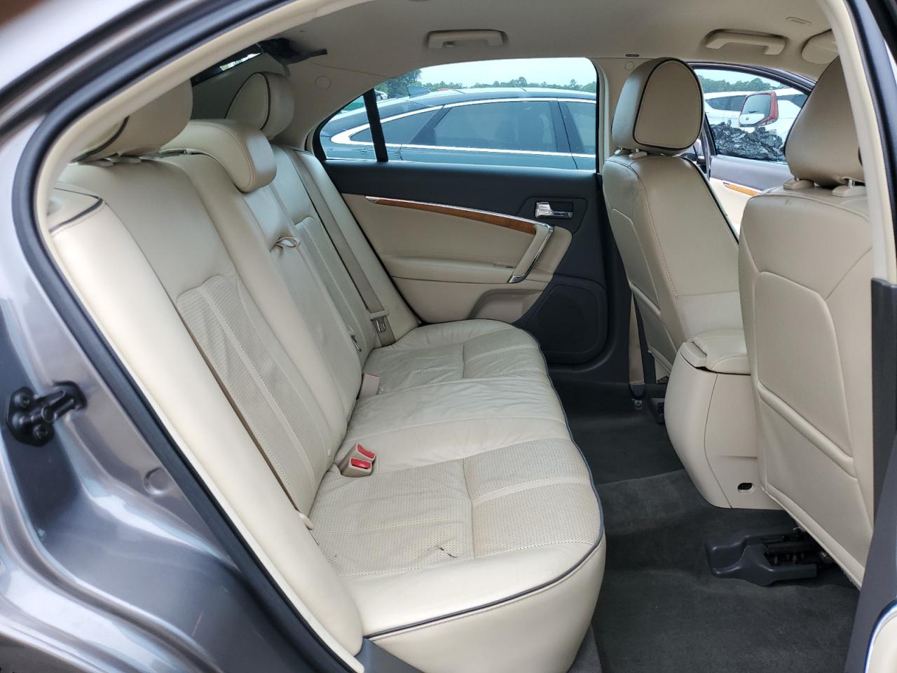 2011 Lincoln MKZ - Image 10