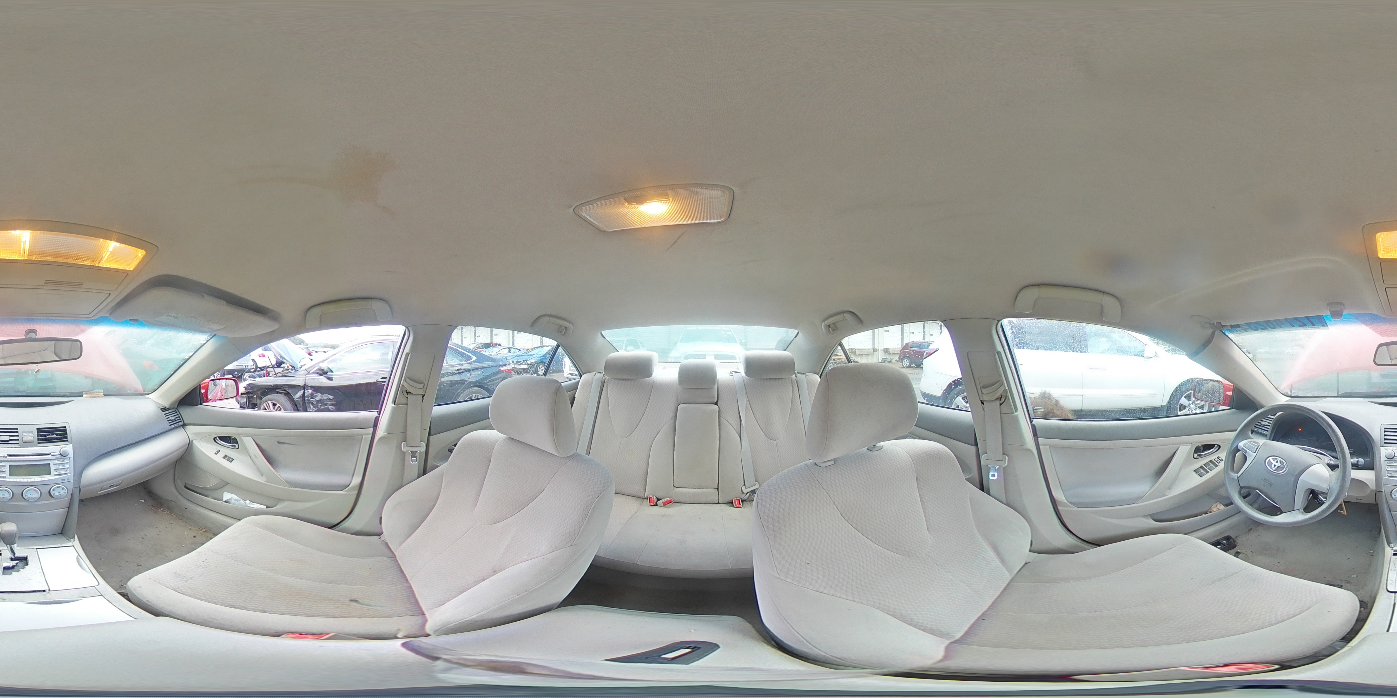 2010 Toyota Camry - Image 12