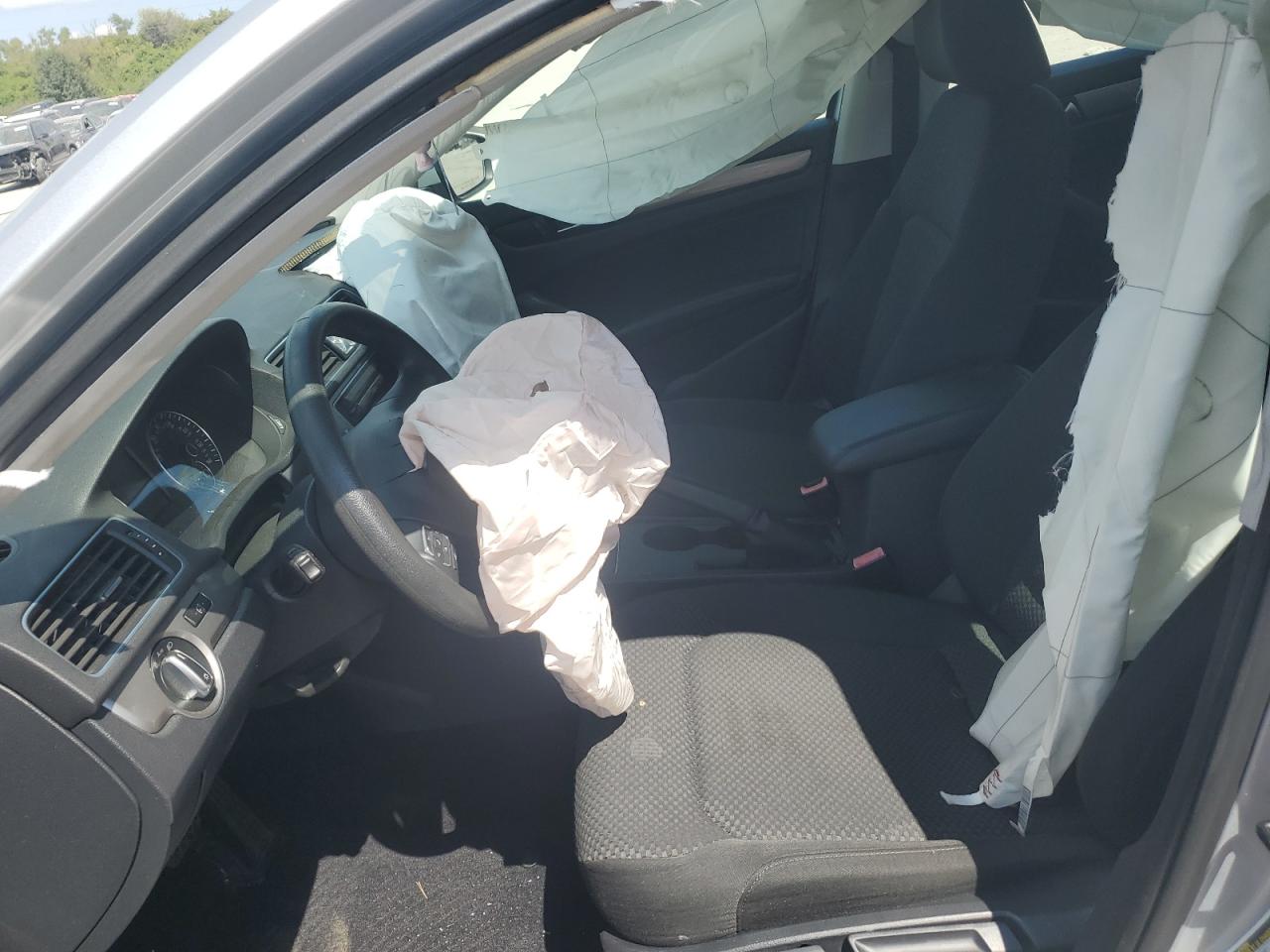 2014 Volkswagen Passat - Image 7