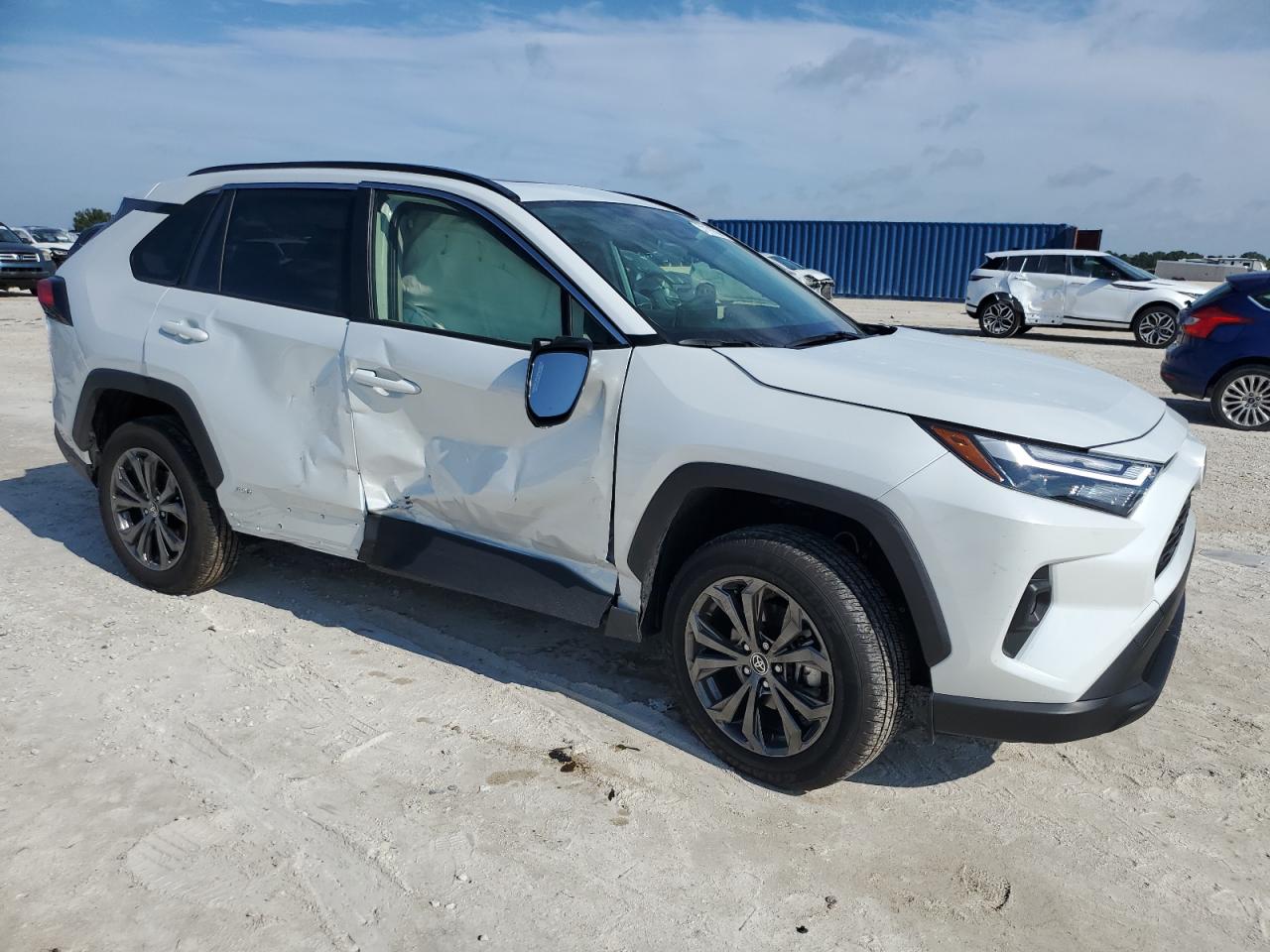2024 Toyota RAV 4 - Image 4