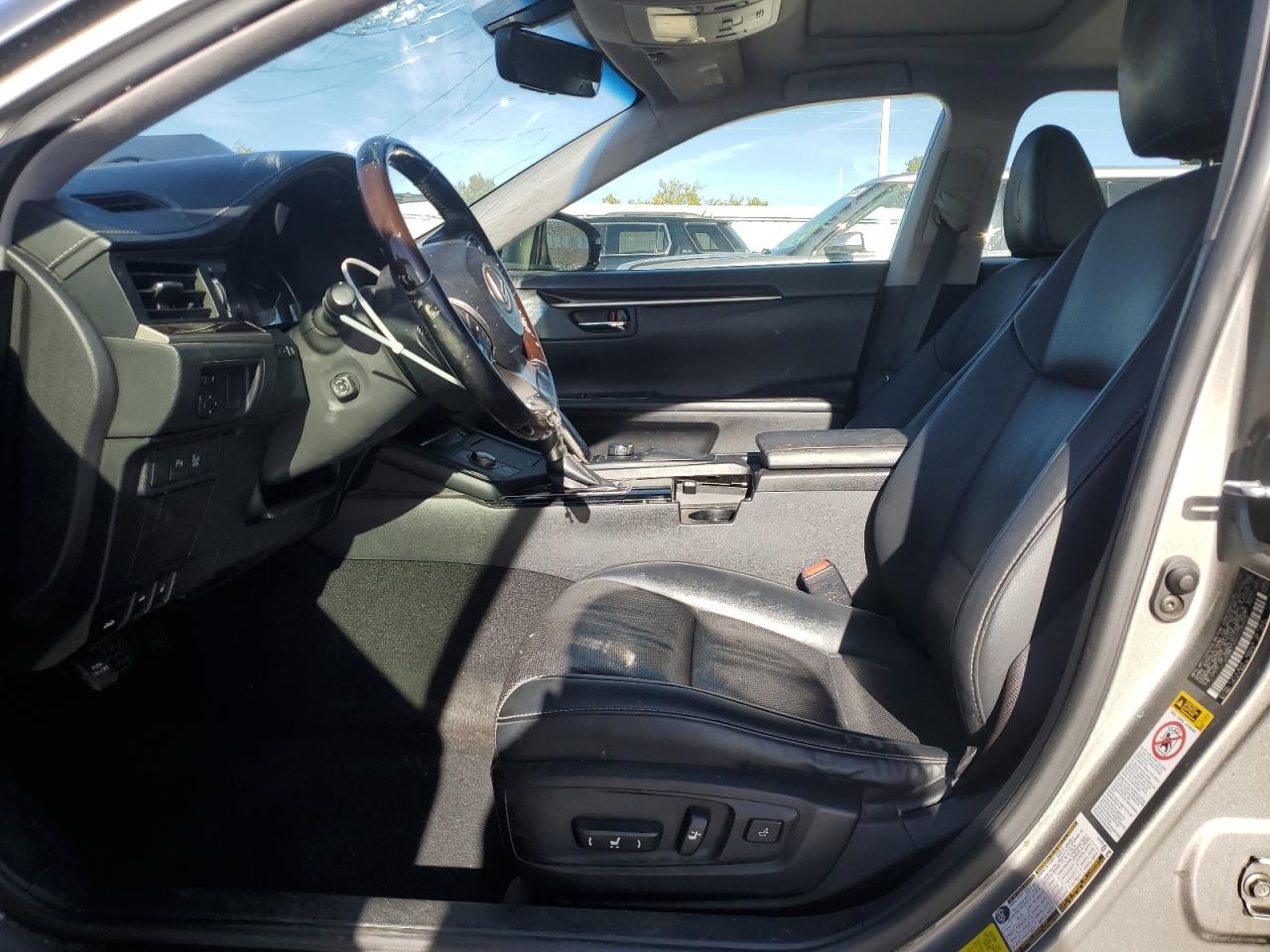 2016 Lexus ES - Image 7