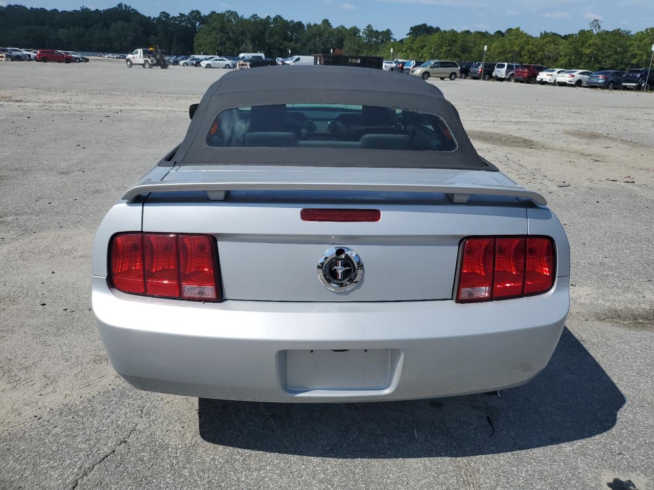 2005 Ford Mustang VIN: 1ZVFT84N055184580 Lot: 69972164