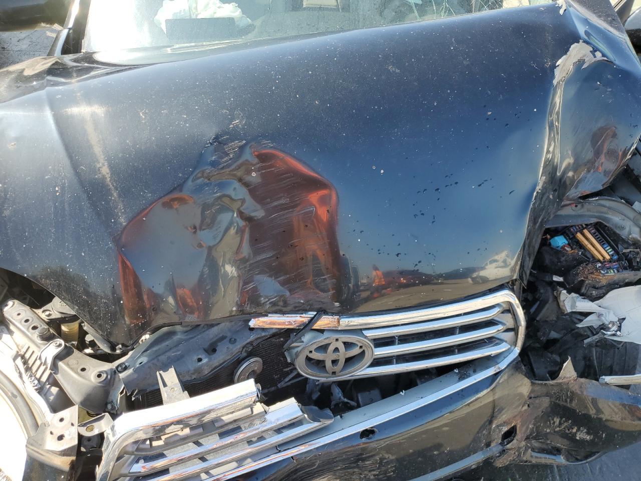 2008 Toyota Highlander Limited VIN: JTEDS42A882046101 Lot: 70296834