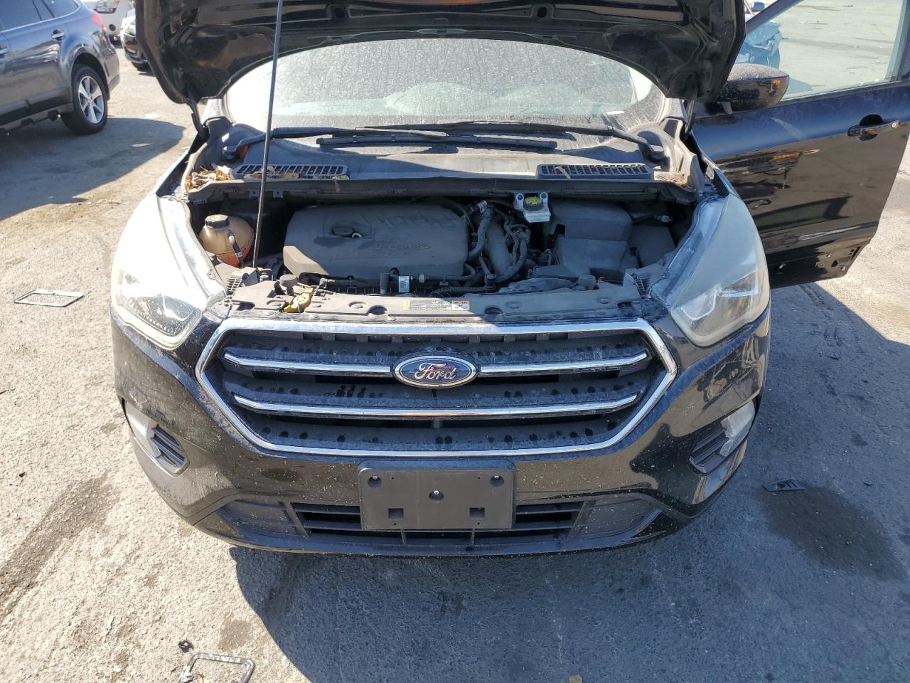 1FMCU0GD6JUA31267 2018 Ford Escape Se