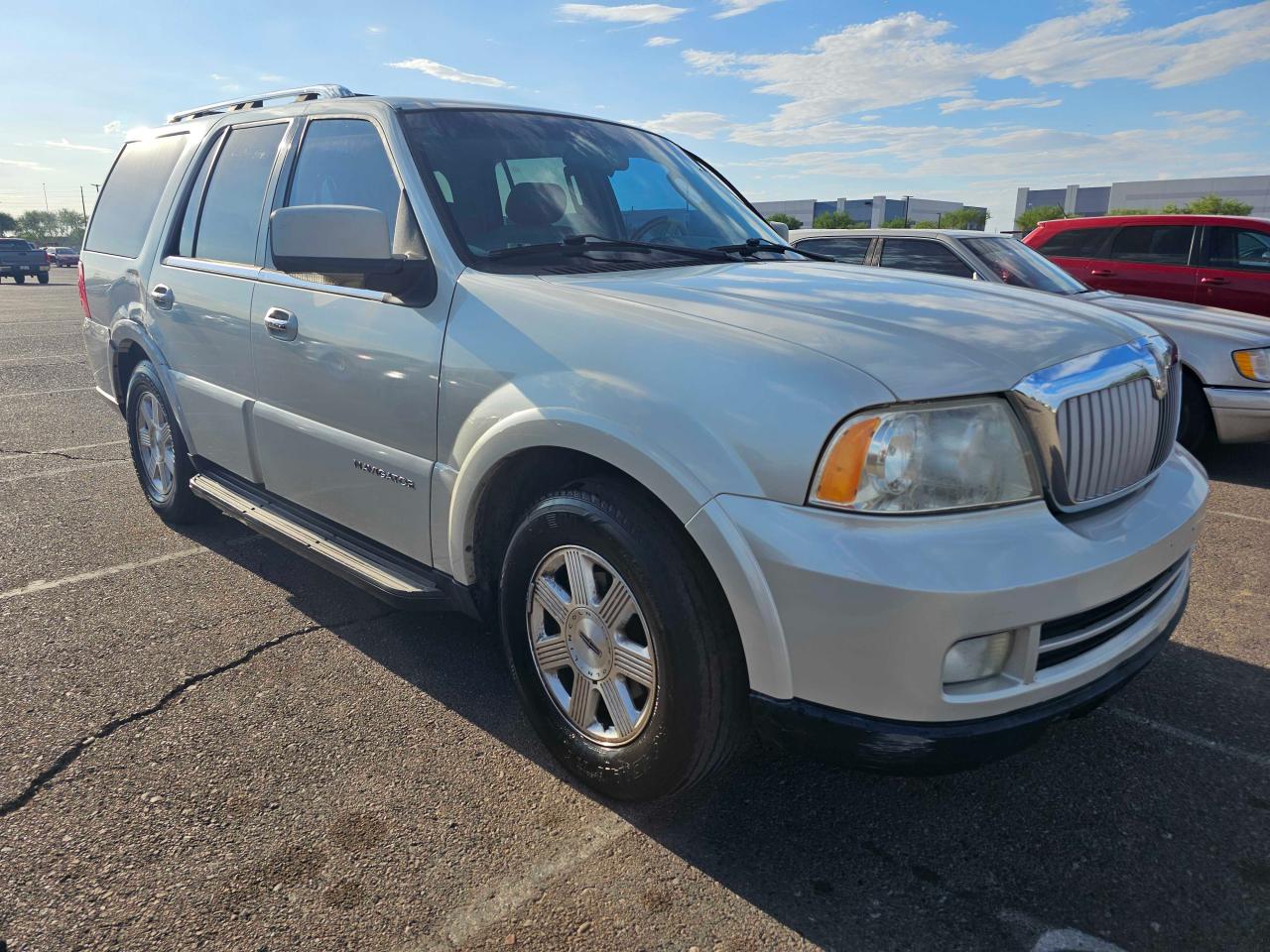 2005 Lincoln Navigator - Image 1