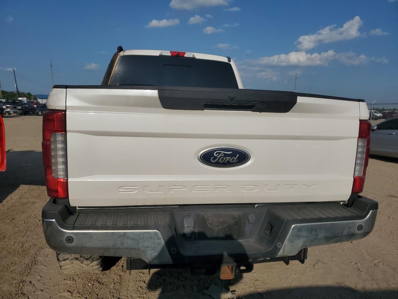 2017 Ford F250 - Image 6