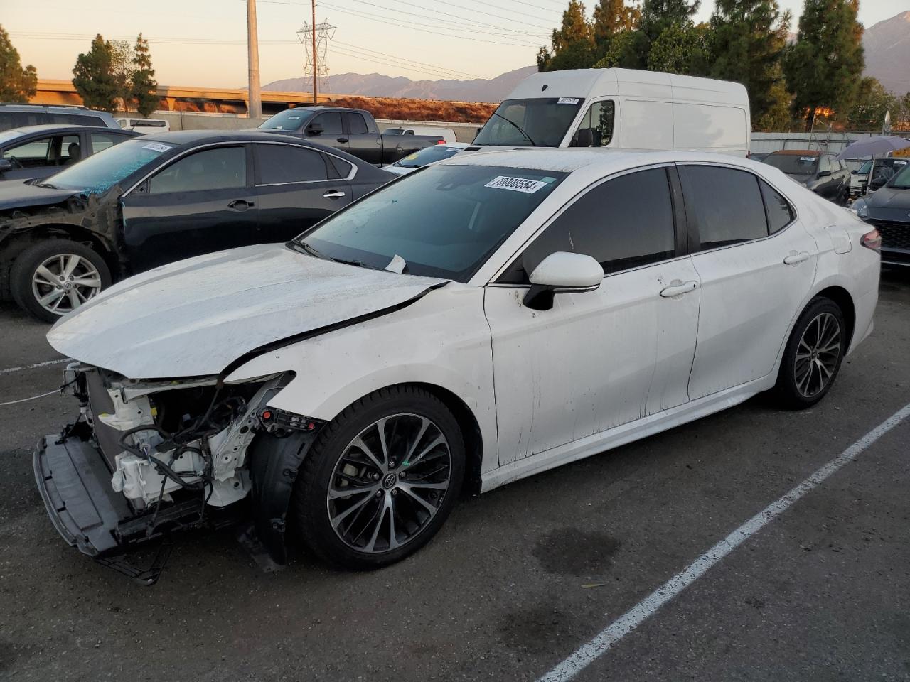 4T1B11HK8KU172799 2019 TOYOTA CAMRY - Image 1