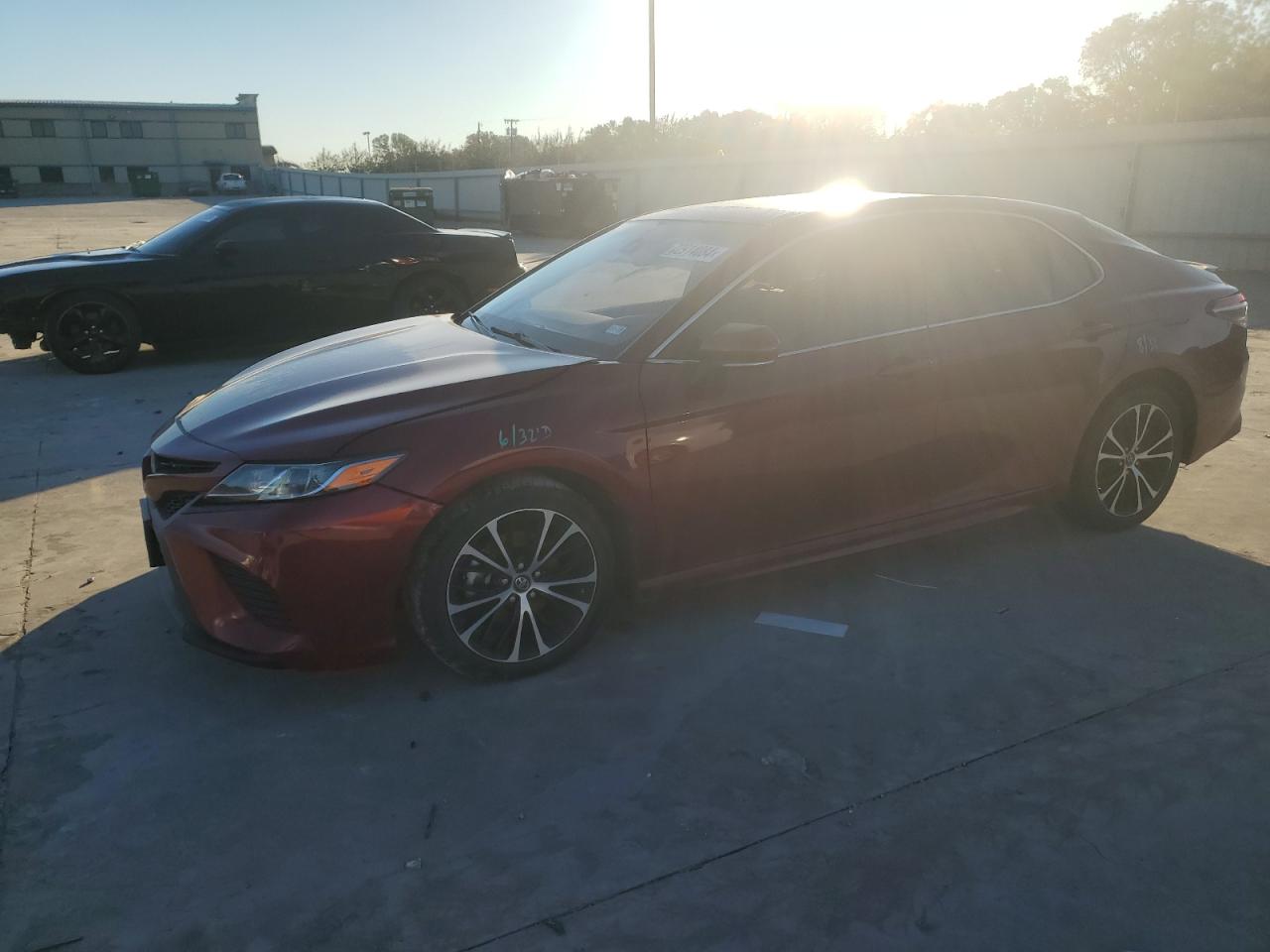 4T1B11HK0JU548717 2018 TOYOTA CAMRY - Image 1