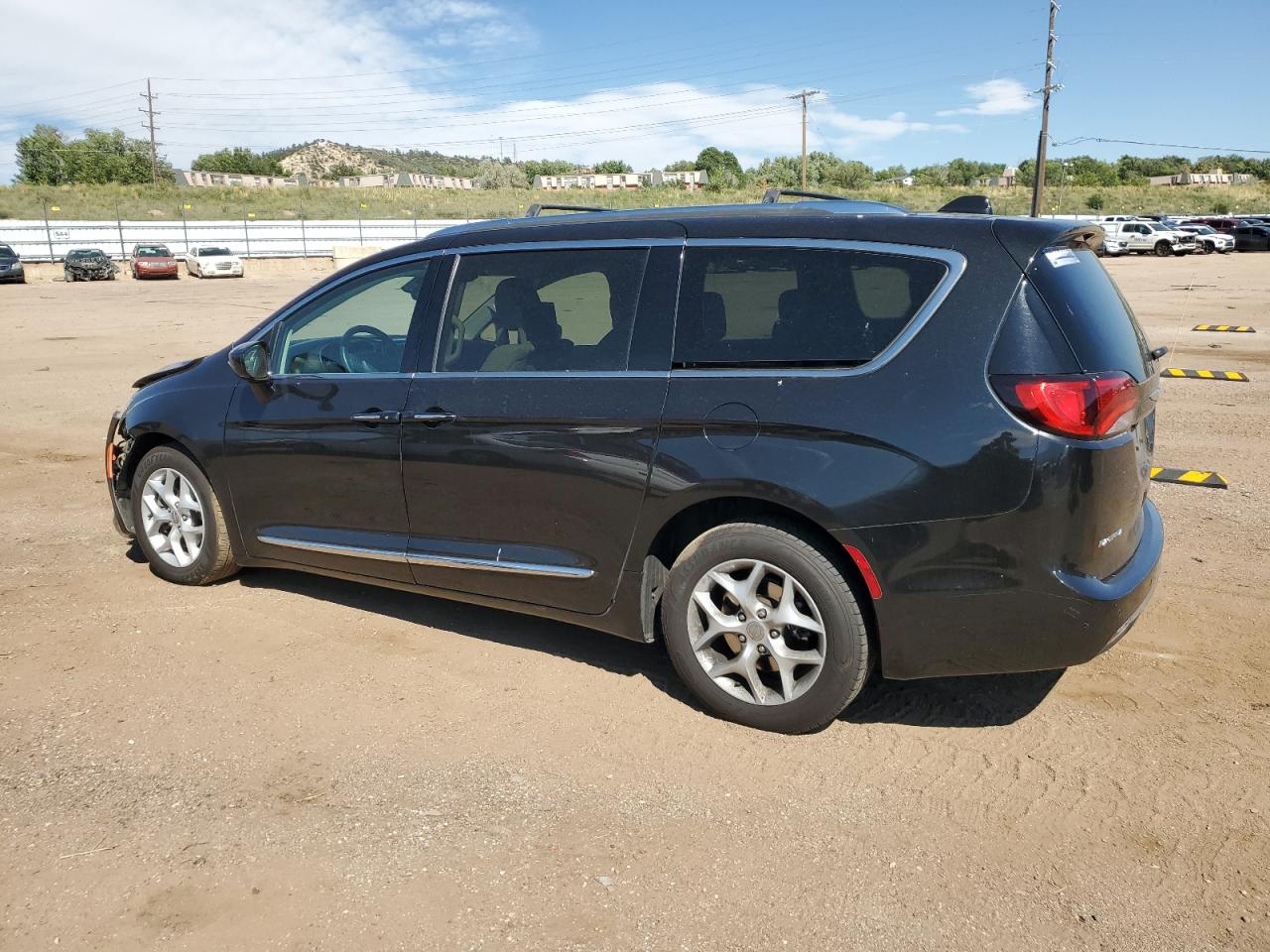 2C4RC1EG5HR578347 2017 CHRYSLER PACIFICA - Image 2