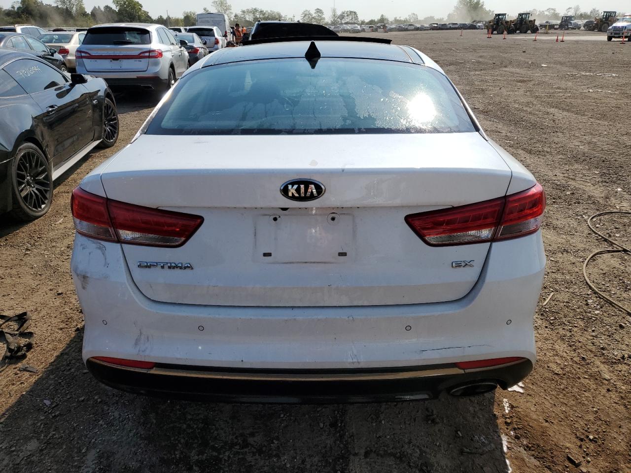 5XXGU4L36GG039555 2016 Kia Optima Ex