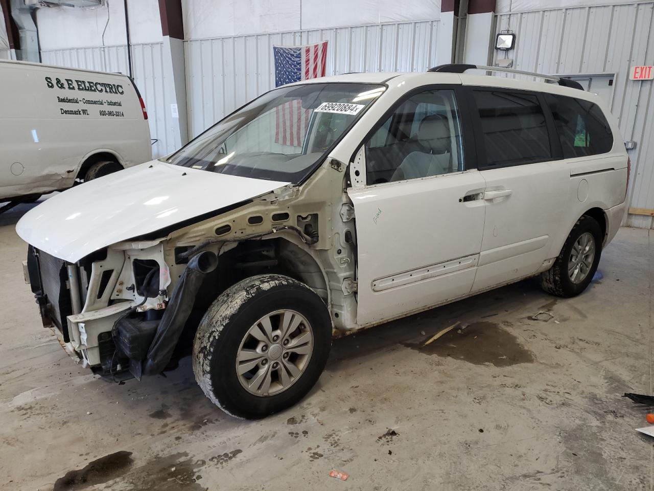2012 Kia Sedona - Image 1