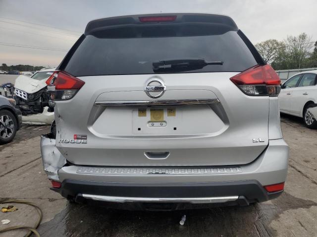  NISSAN ROGUE 2018 Srebrny