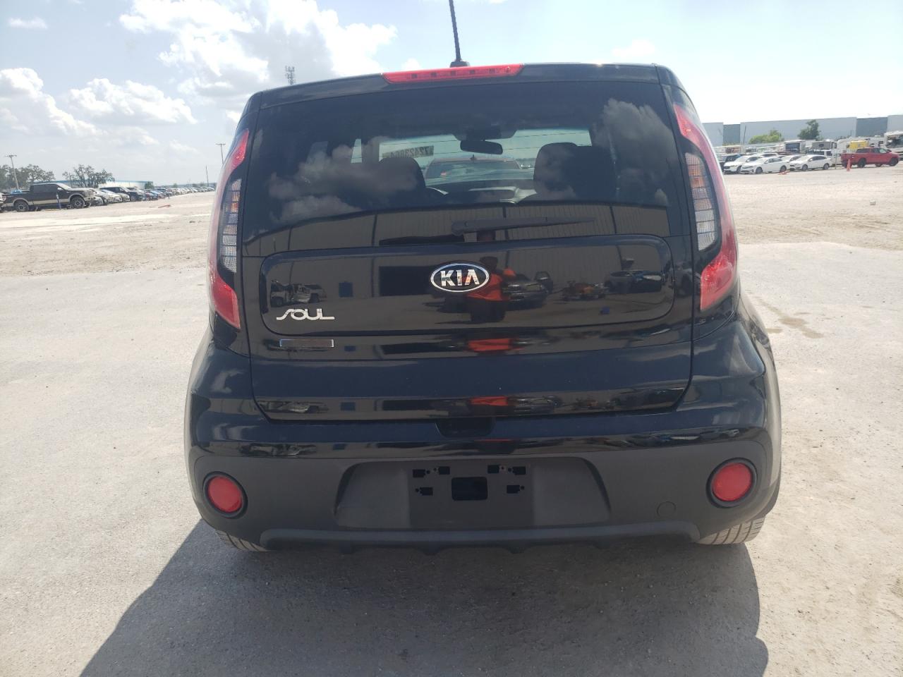 2018 Kia Soul VIN: KNDJN2A25J7888979 Lot: 72423864