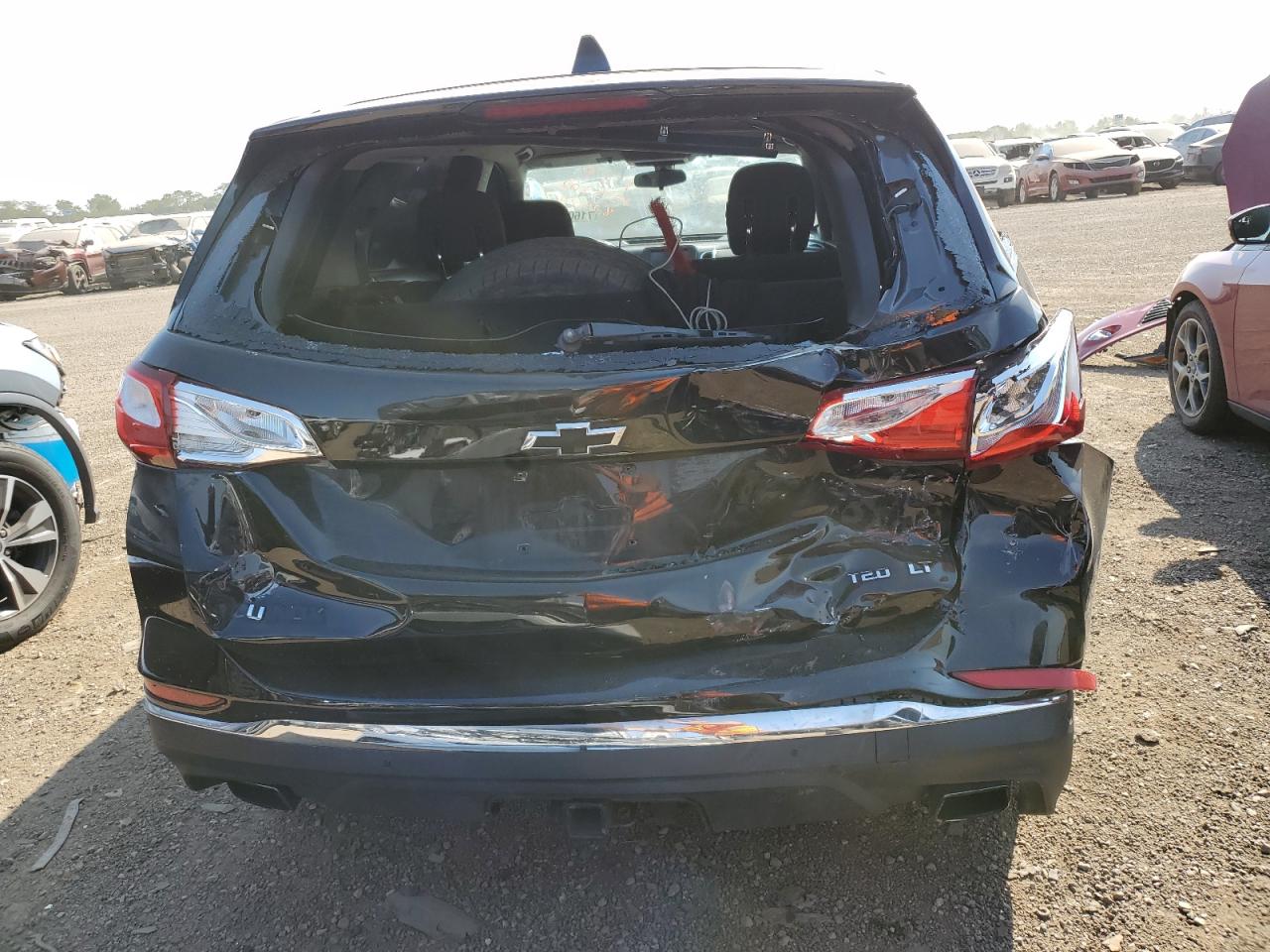 2GNAXKEX6J6221068 2018 Chevrolet Equinox Lt