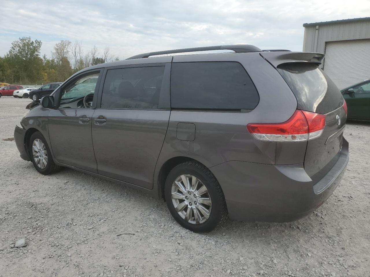 2011 Toyota Sienna Le VIN: 5TDJK3DC2BS014275 Lot: 72065364