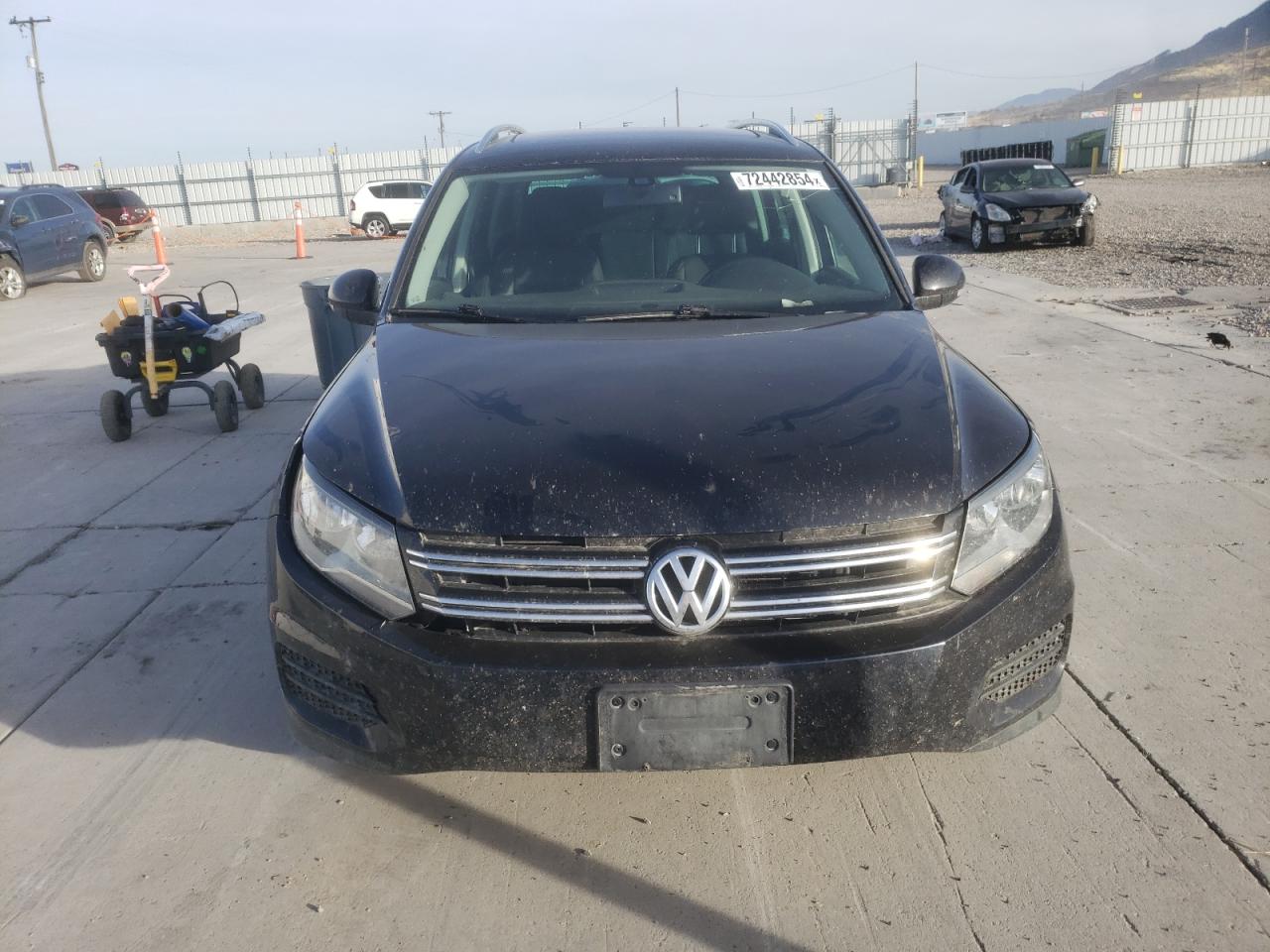 WVGSV7AX5HK006256 2017 Volkswagen Tiguan Wolfsburg