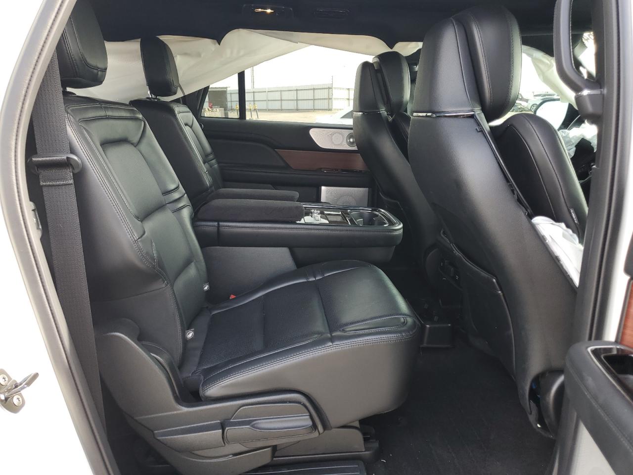 2021 Lincoln Navigator - Image 12