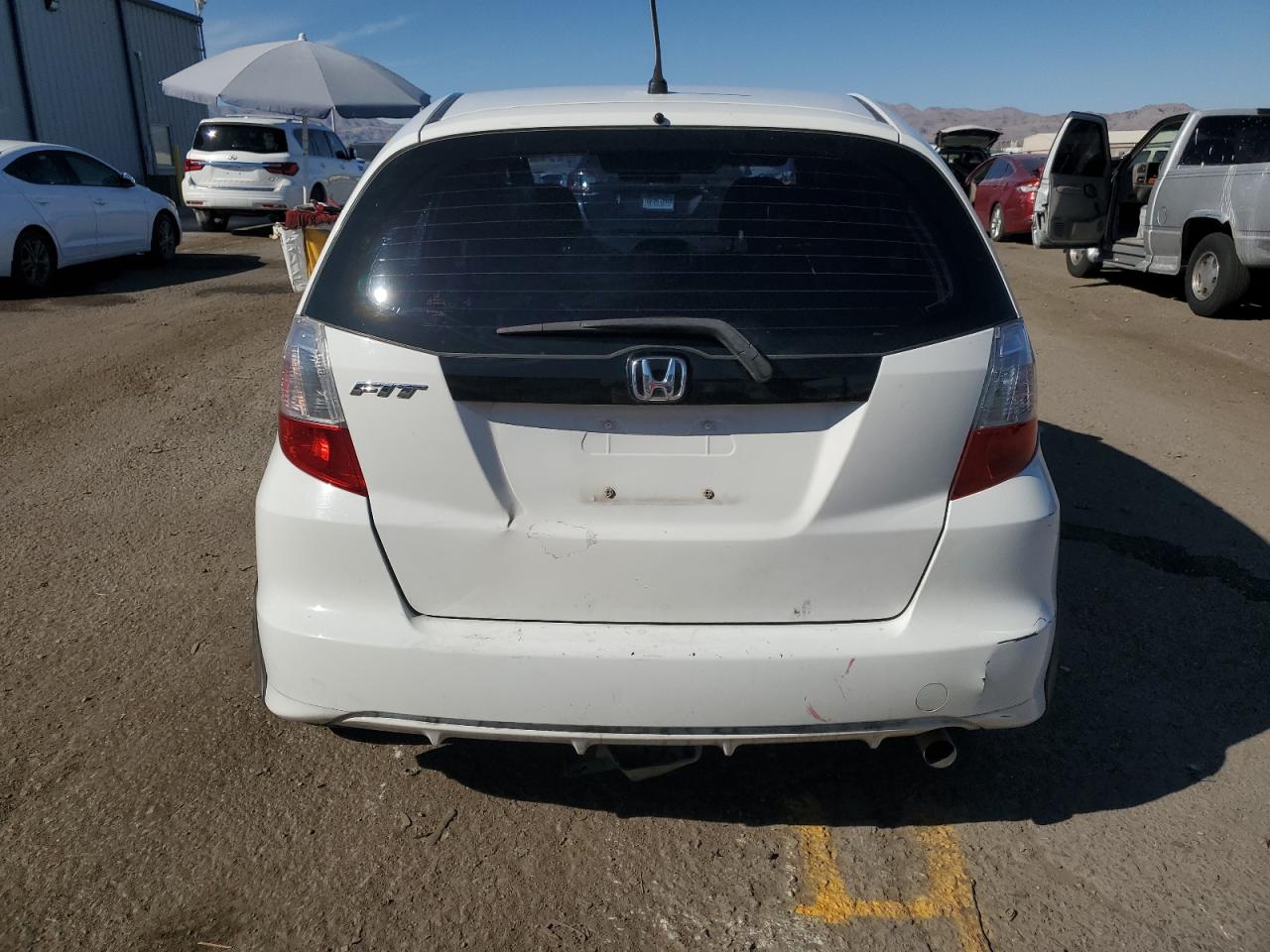 2011 Honda Fit VIN: JHMGE8H33BS011867 Lot: 72047984