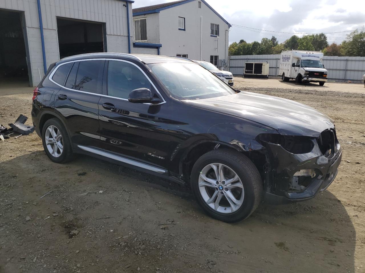 VIN 5UXTR9C56JLC73475 2018 BMW X3 no.4