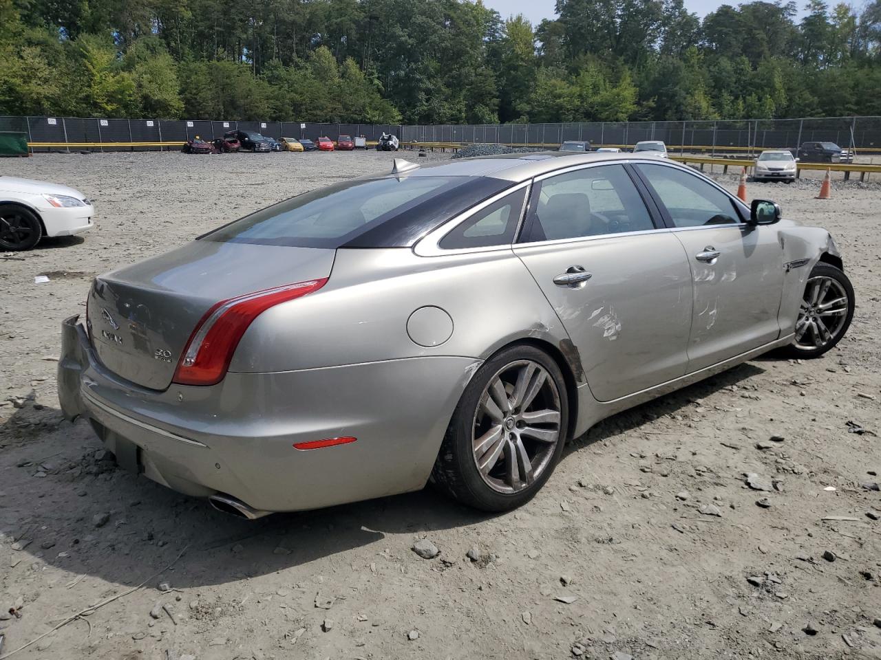 2013 Jaguar XJ - Image 3