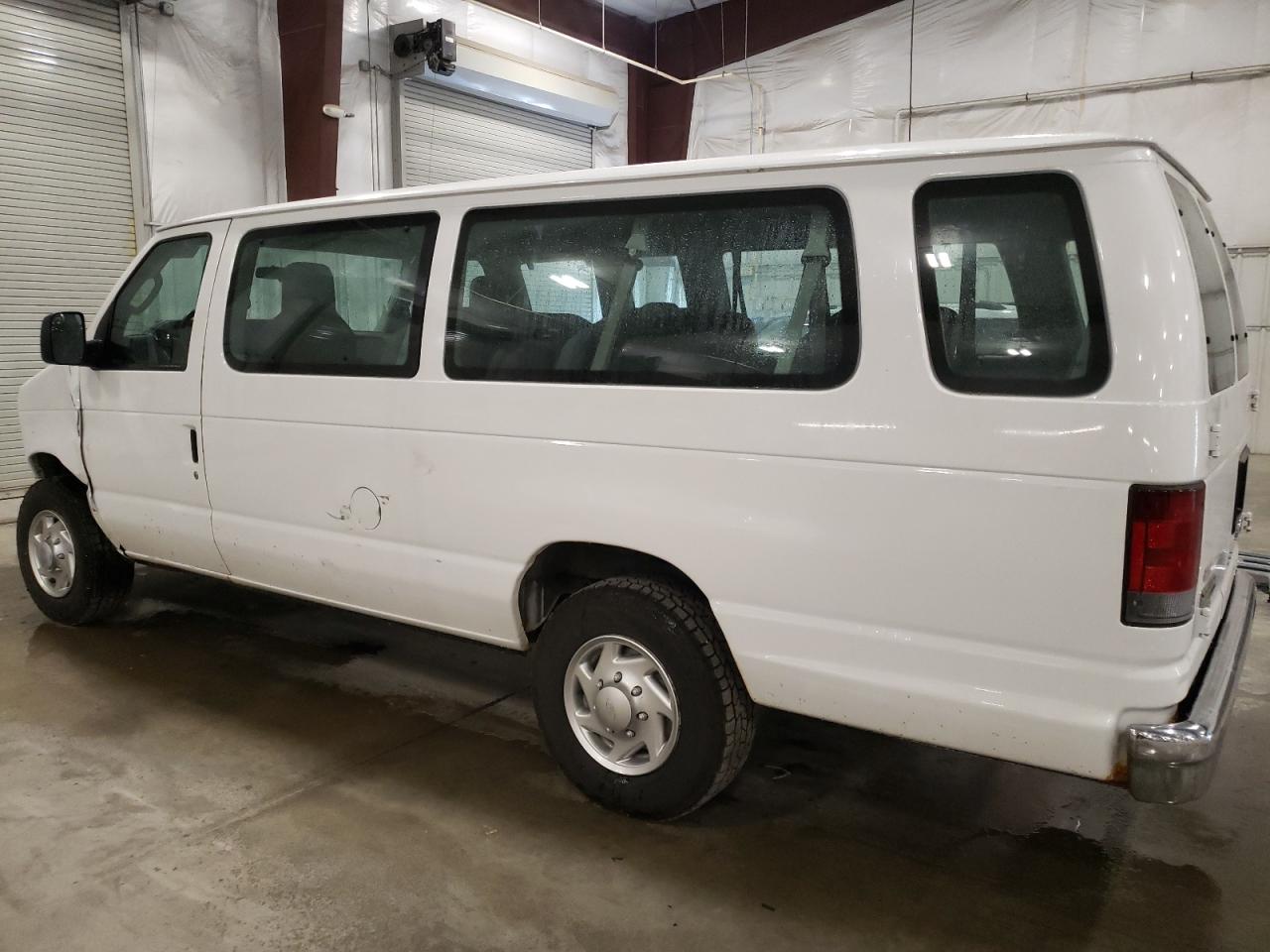 2010 Ford Econoline - Image 2