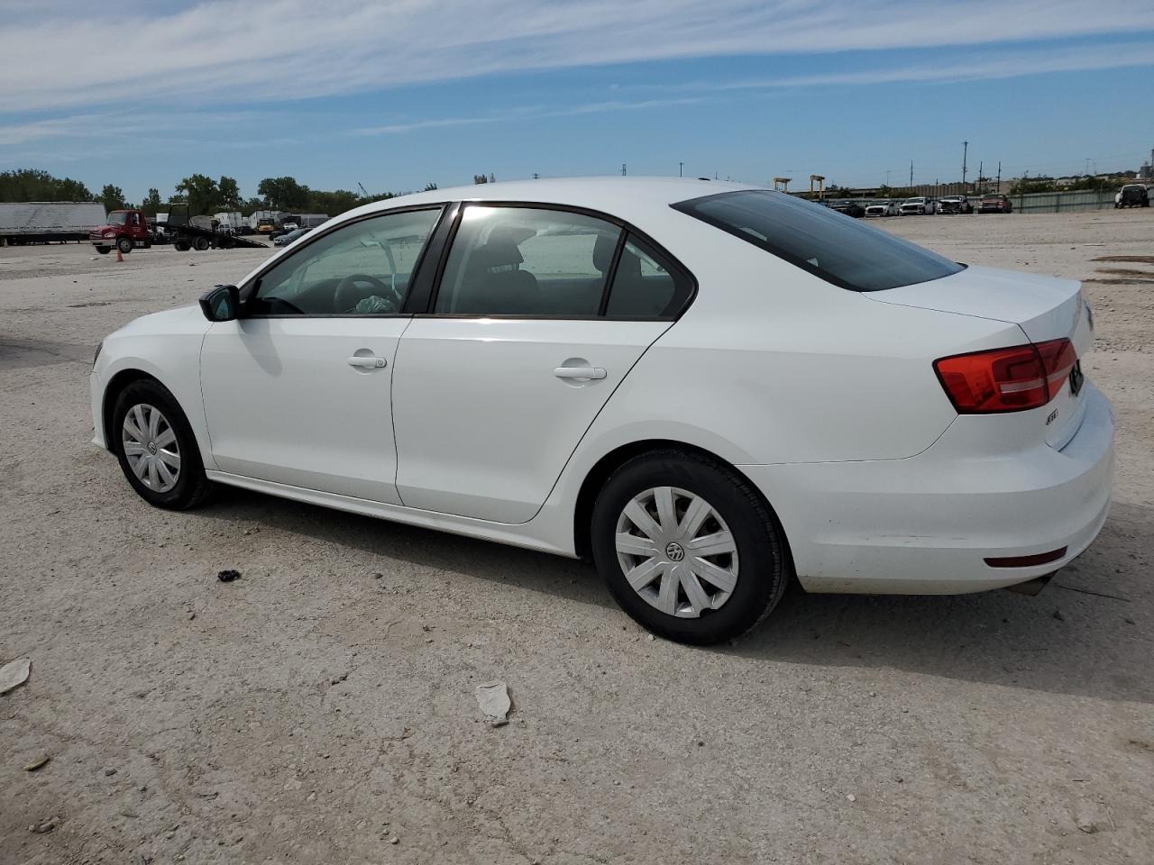 2015 Volkswagen Jetta - Image 2