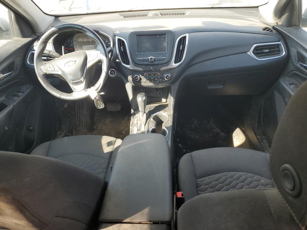 2GNAXJEV2J6147530 2018 Chevrolet Equinox Lt