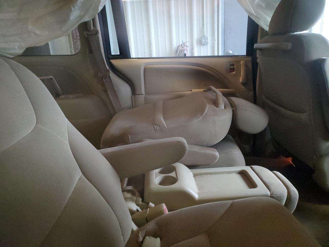2009 Honda Odyssey - Image 10