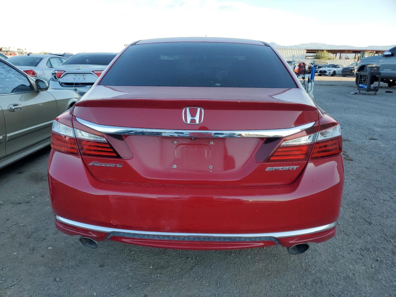 1HGCR2653HA900982 2017 Honda Accord