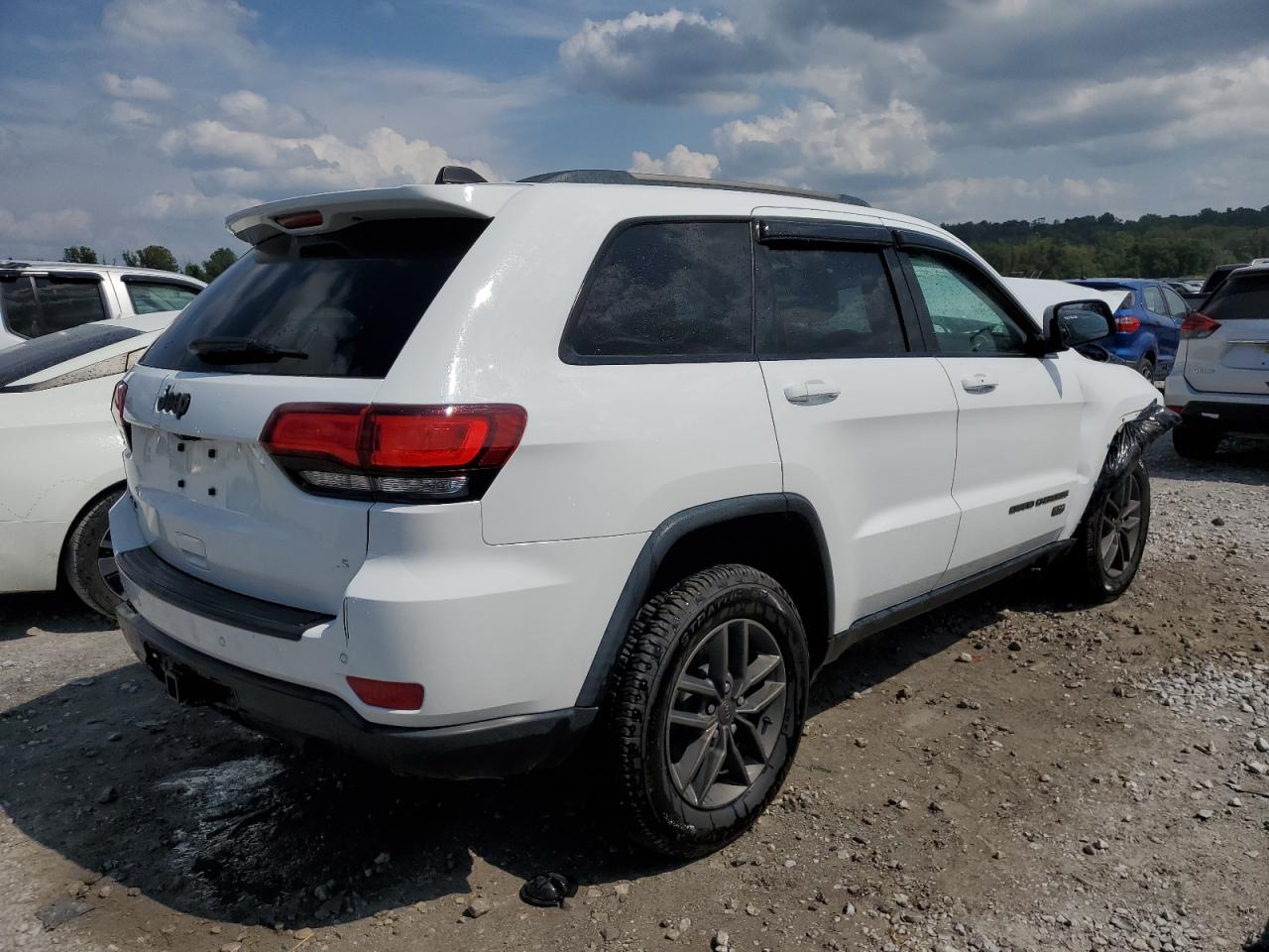 2017 Jeep Grand Cherokee - Image 3
