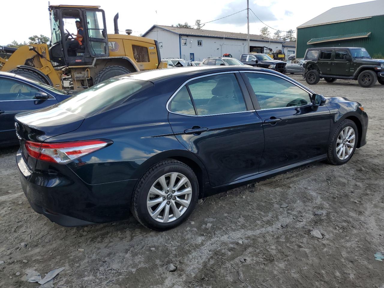 VIN 4T1B11HK1JU625238 2018 TOYOTA CAMRY no.3