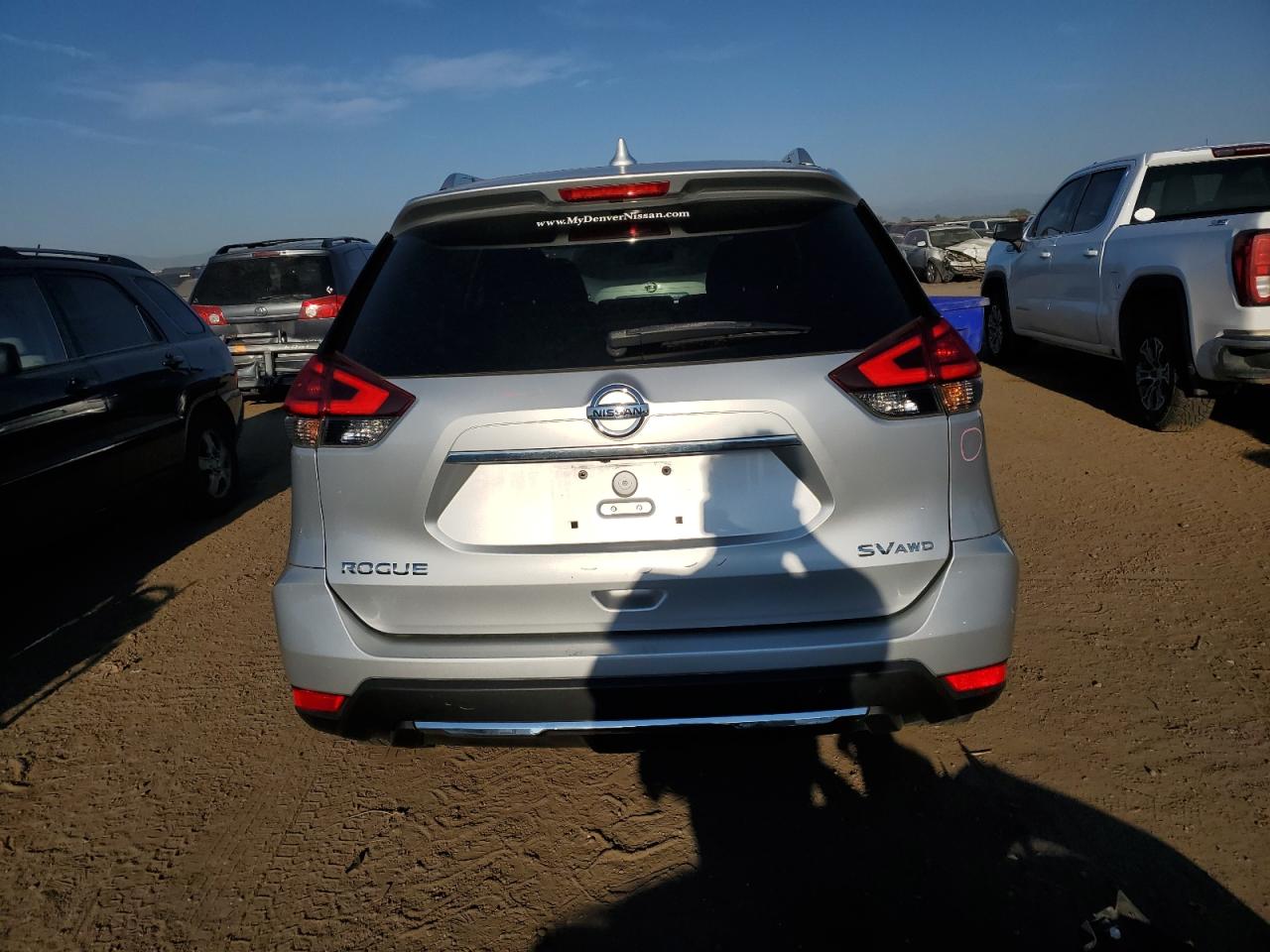 2017 Nissan Rogue S VIN: KNMAT2MV8HP583594 Lot: 70599444