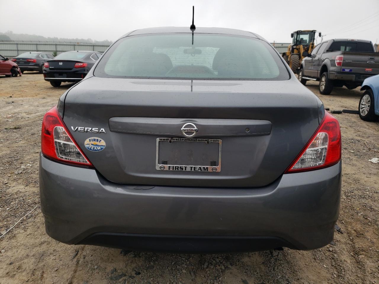 3N1CN7AP1JL827306 2018 Nissan Versa S