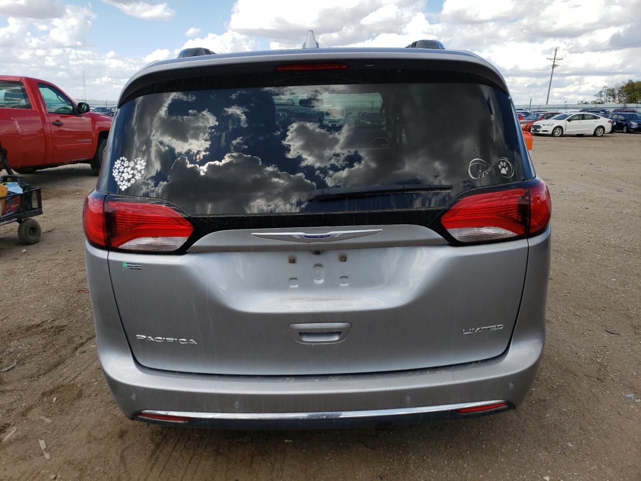 2020 Chrysler Pacifica - Image 6