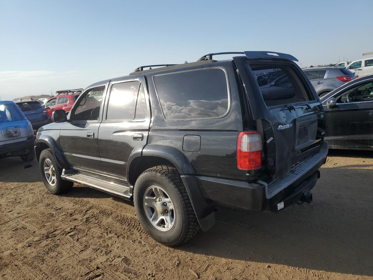 2000 Toyota 4Runner - Image 2