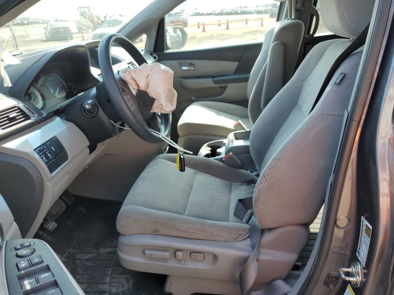 5FNRL5H33GB158659 2016 Honda Odyssey Se