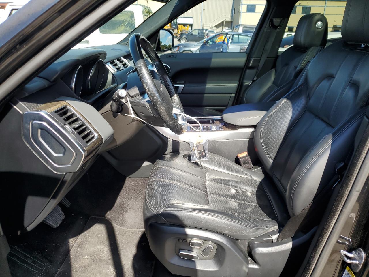2015 Land Rover Range Rover - Image 7