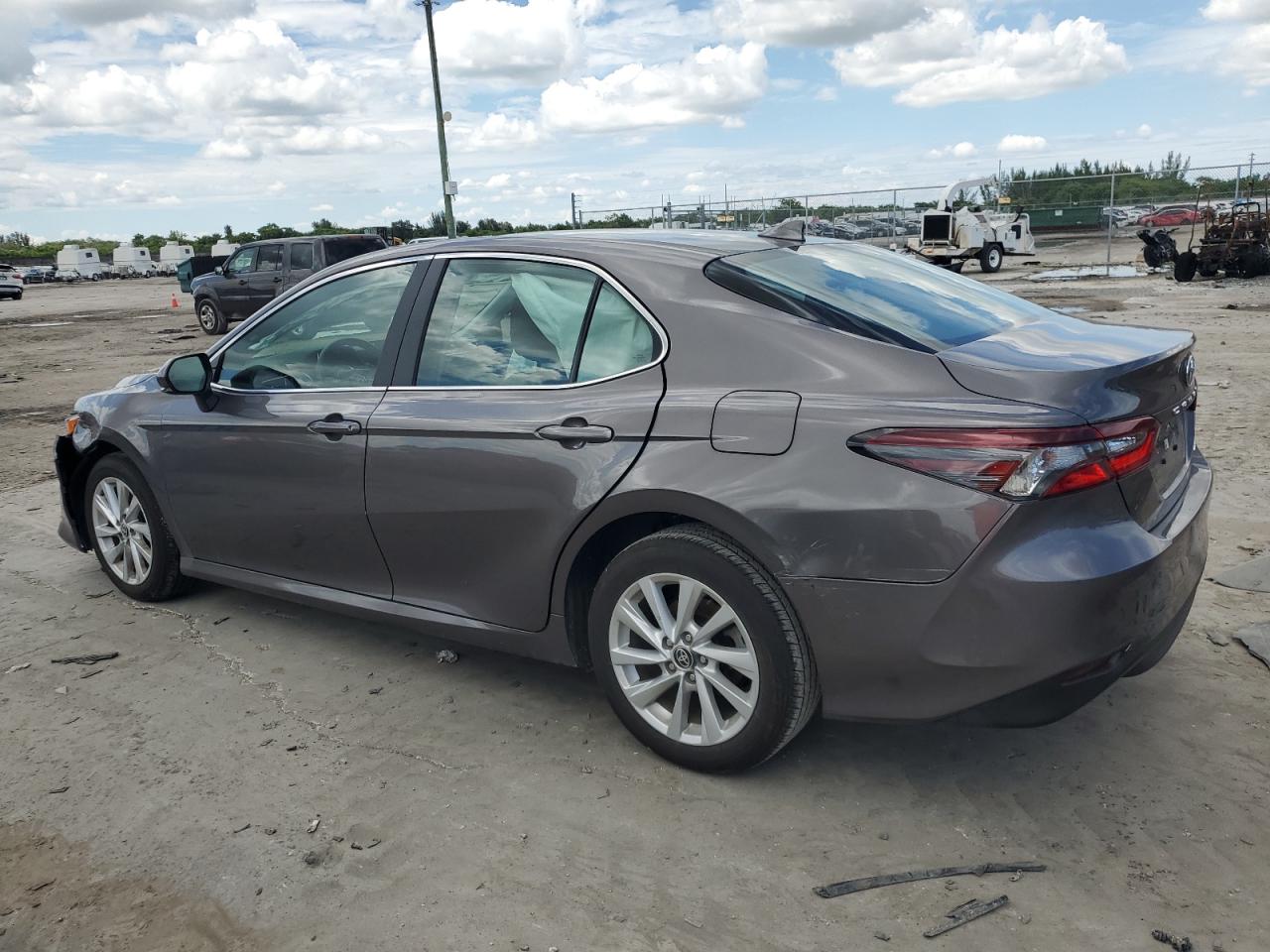 4T1R11AK0RU911201 2024 TOYOTA CAMRY - Image 2