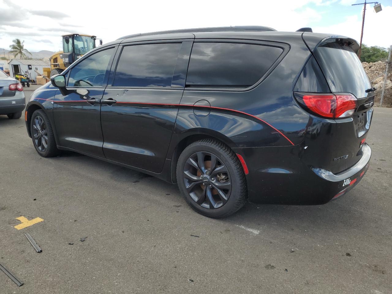 2019 Chrysler Pacifica - Image 2
