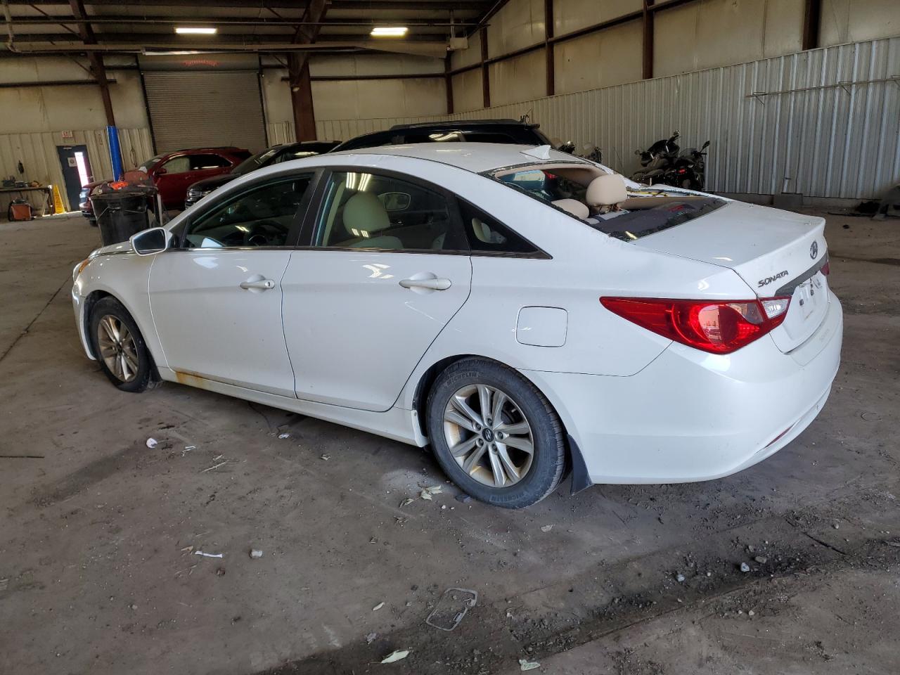 2013 Hyundai Sonata - Image 2