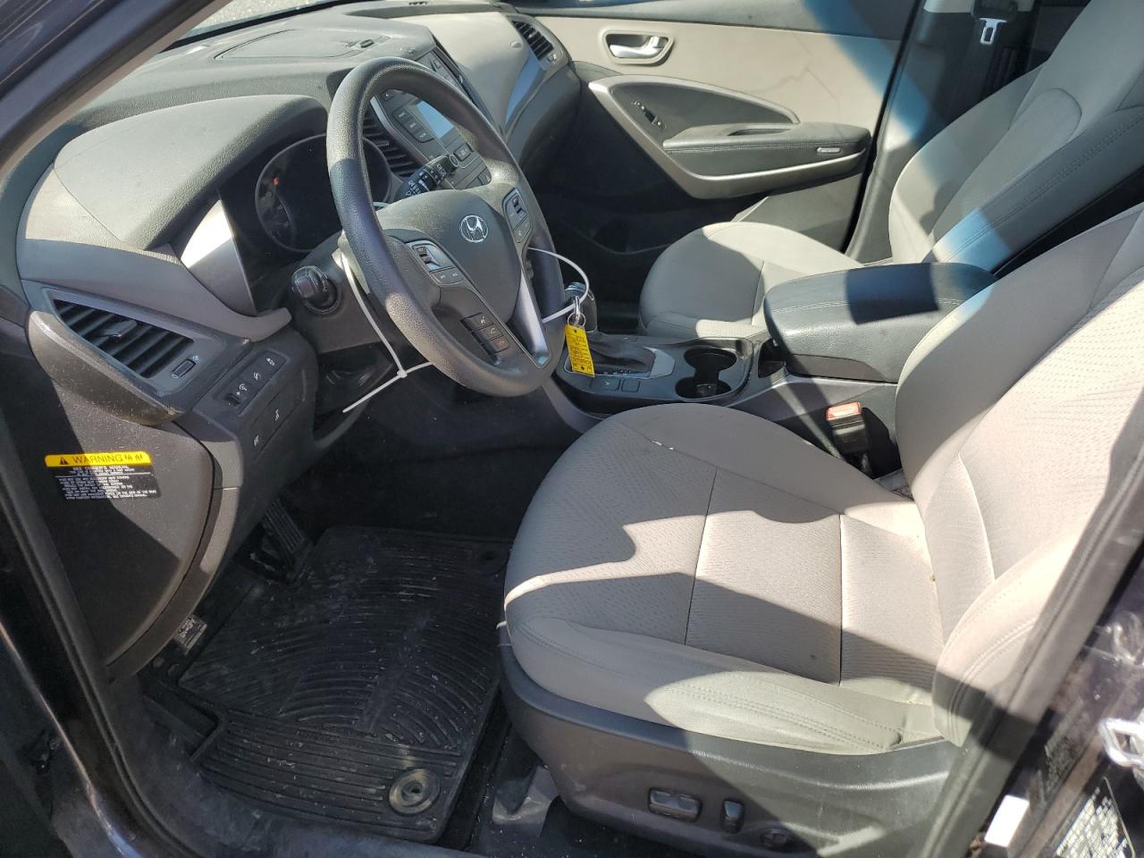2016 Hyundai Santa Fe - Image 7