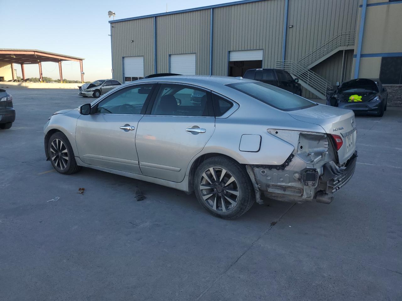 2016 Nissan Altima - Image 2