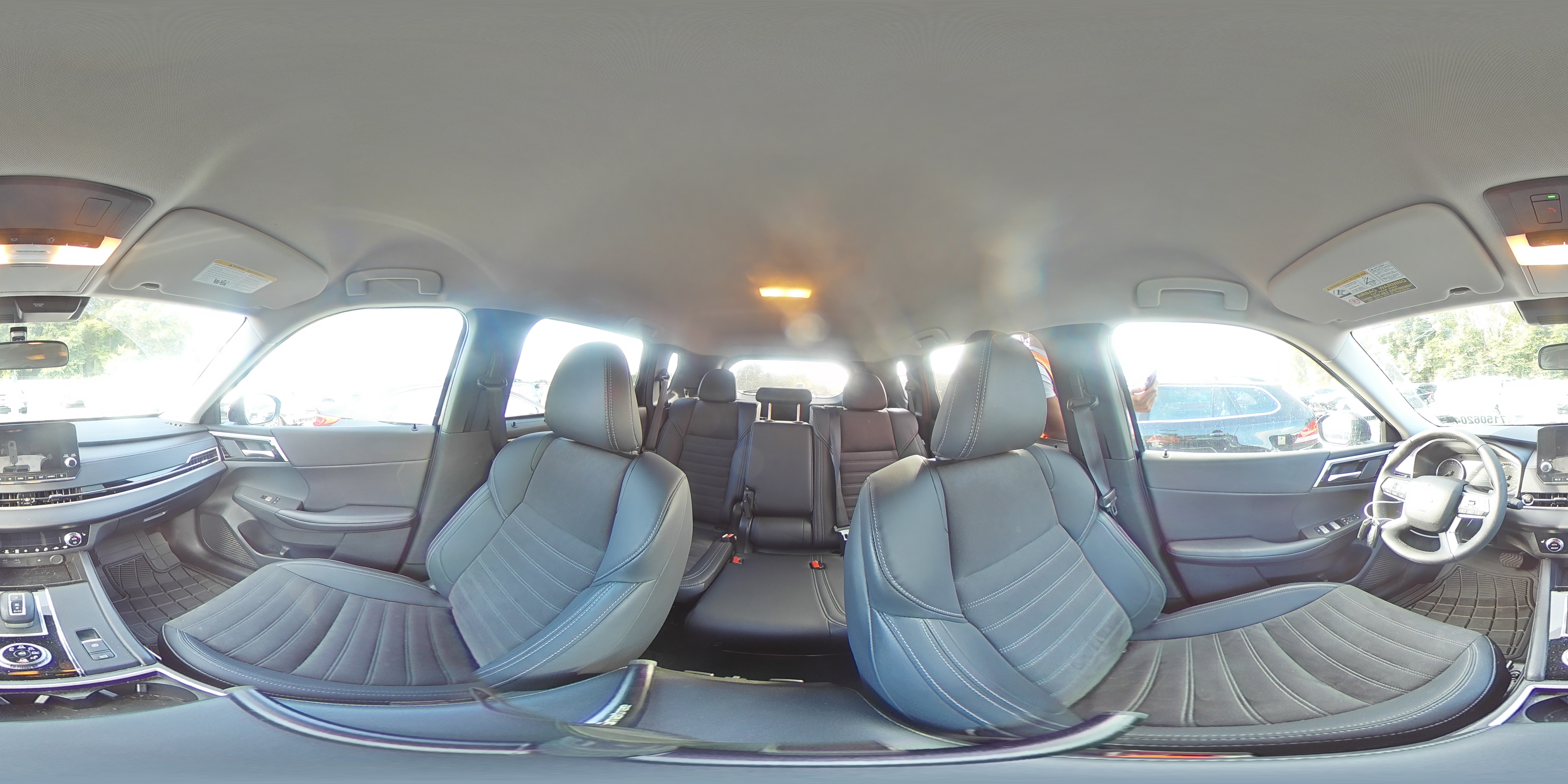 2024 Mitsubishi Outlander - Image 14