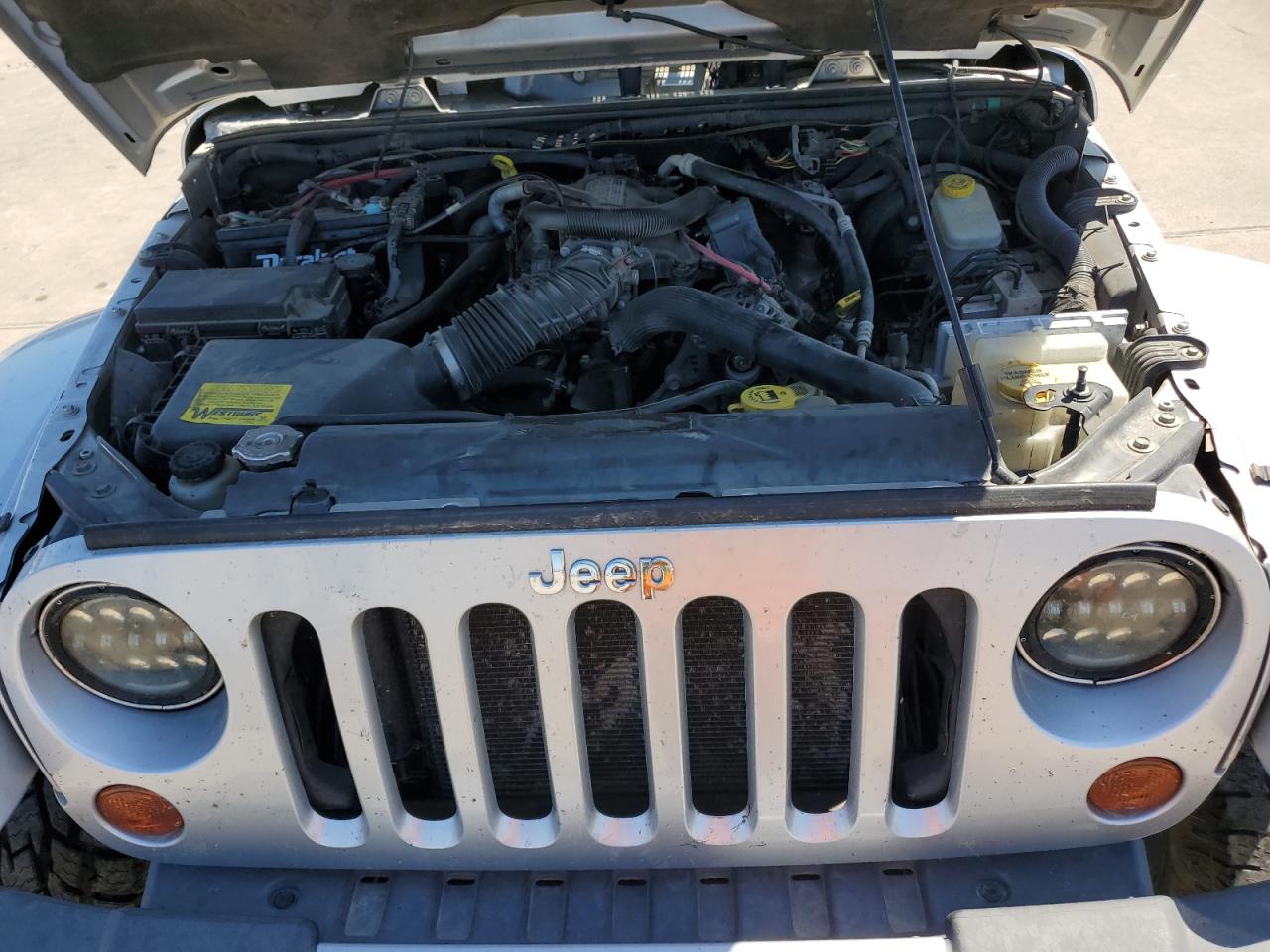 1J4BA5H14BL633094 2011 Jeep Wrangler Unlimited Sahara