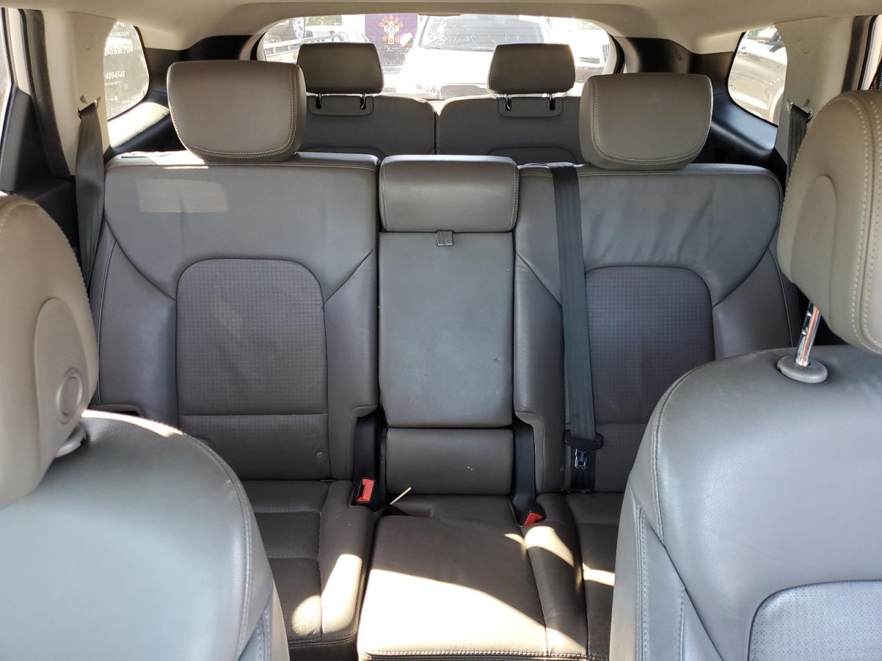 2014 Hyundai Santa Fe - Image 10