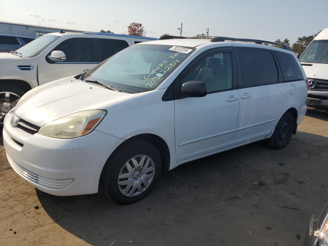 2004 Toyota Sienna - Image 1